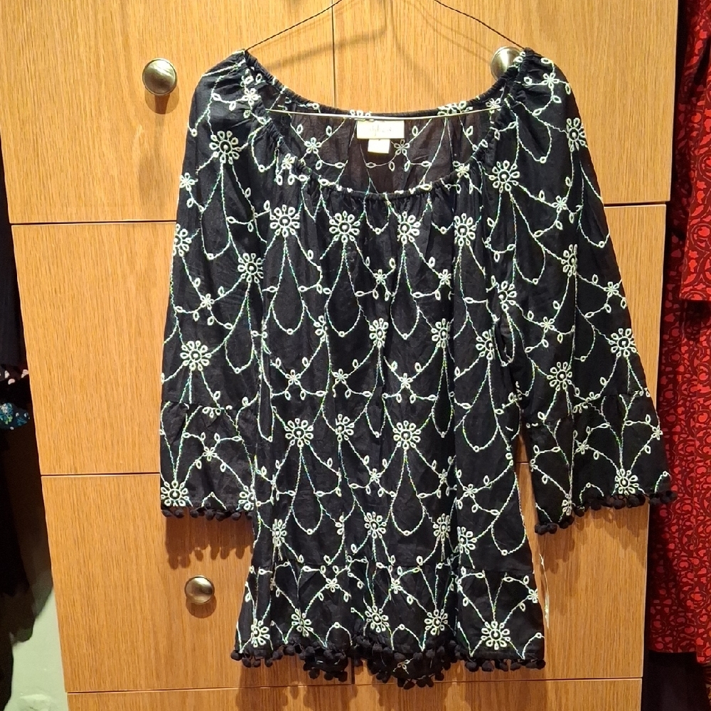 NWT- Style & Co Elegant Black and White Women's Top- Small